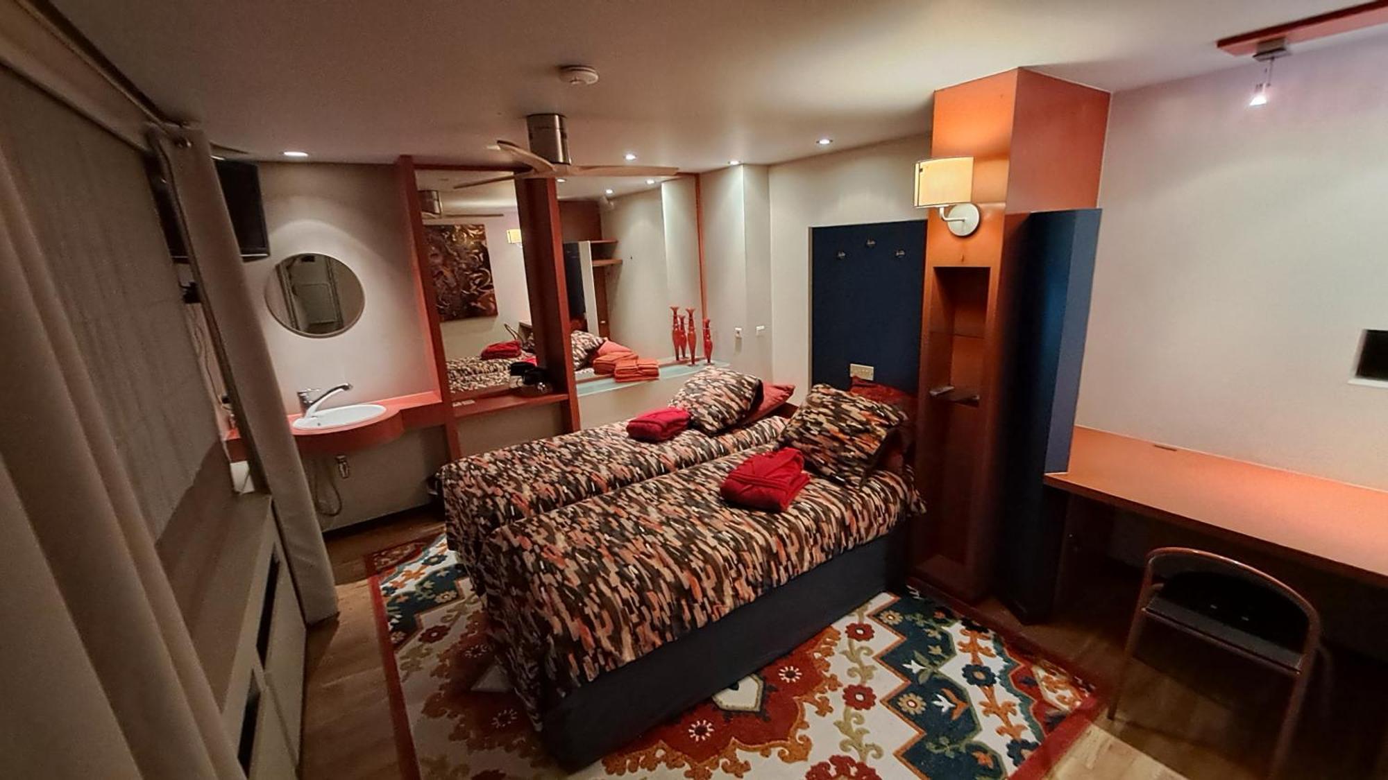 Beautyd Red Room Centrum Gullegem Wevelgem Exterior photo